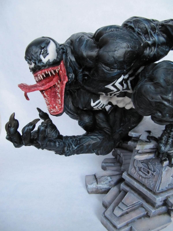 Venom 1/4 model kit.