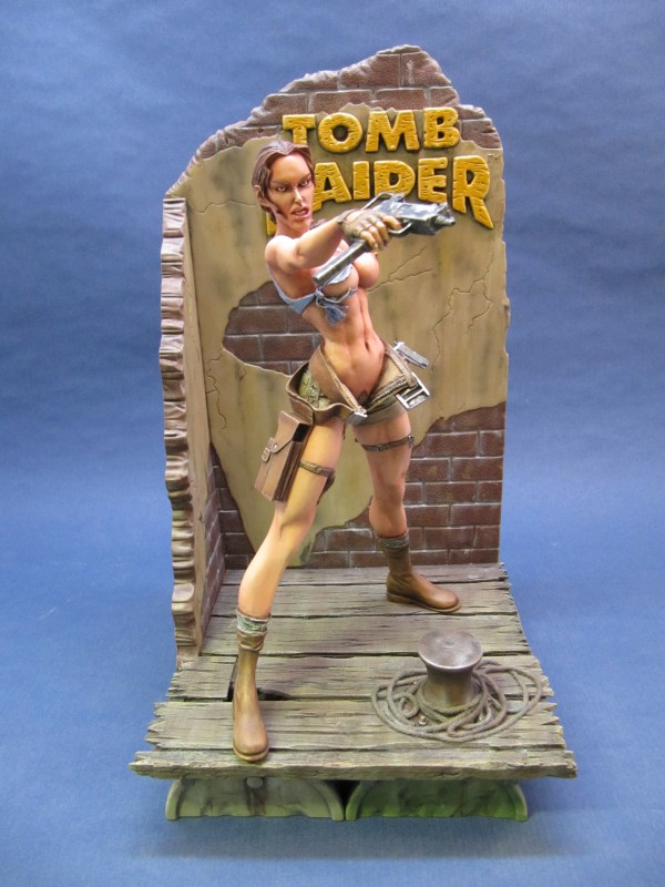 Lara Croft 1/8.