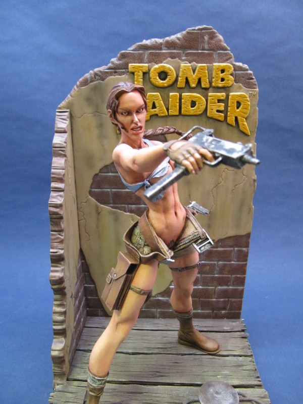 Lara Croft 1/8.