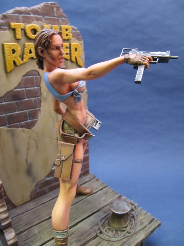 Lara Croft 1/8.