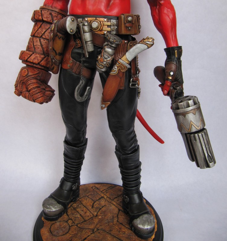 Statue Hellboy 1/4.