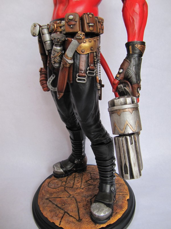 Statue Hellboy 1/4.