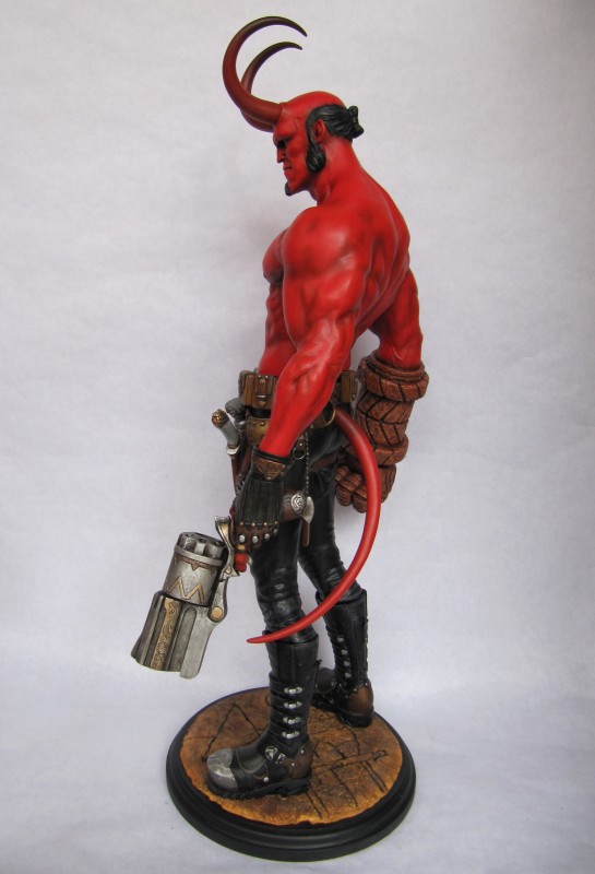 Statue Hellboy 1/4.