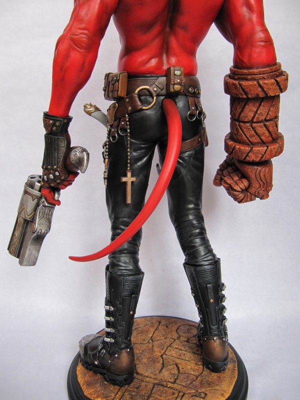 Statue Hellboy 1/4.