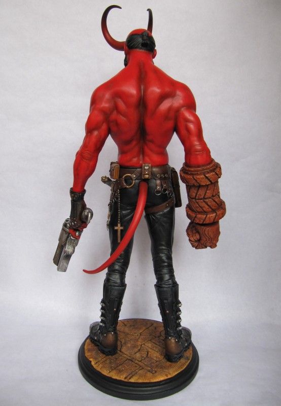 Statue Hellboy 1/4.