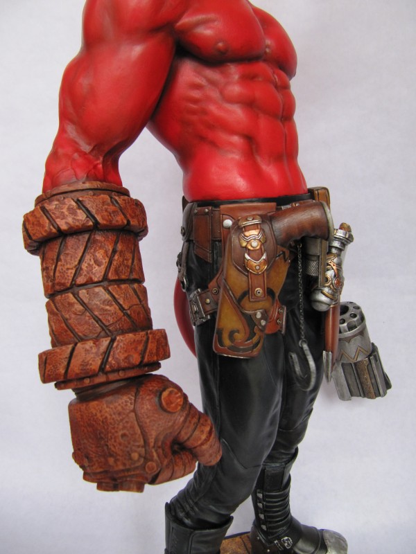 Statue Hellboy 1/4.