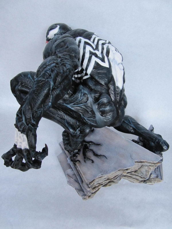 Venom 1/4 model kit.