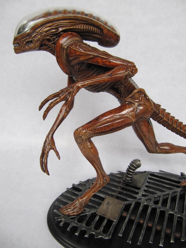 figurine Alien.