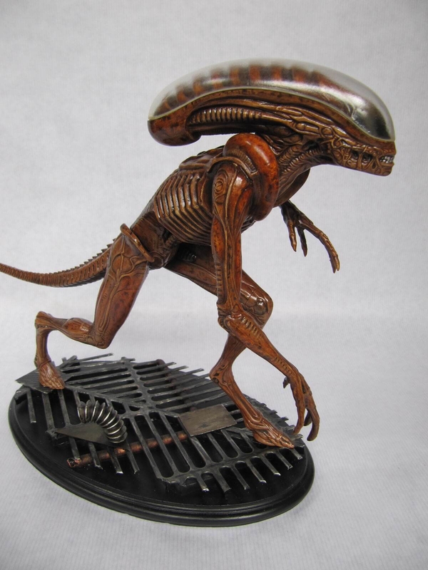 figurine Alien.