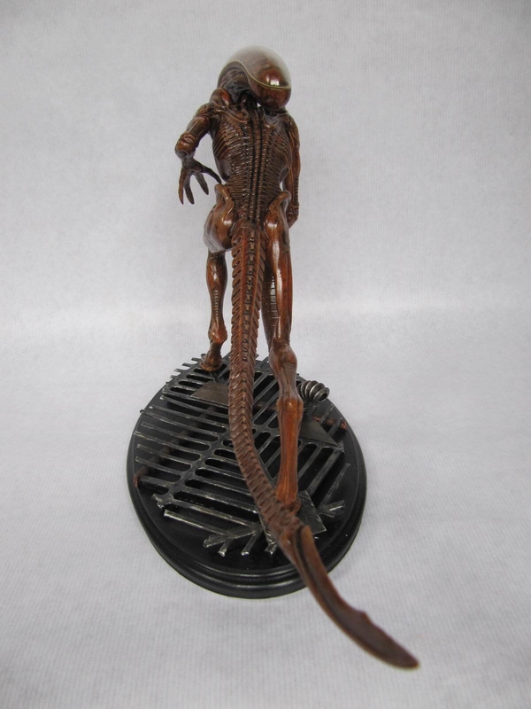 figurine Alien.