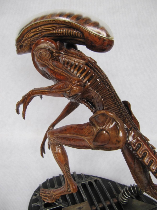 figurine Alien.