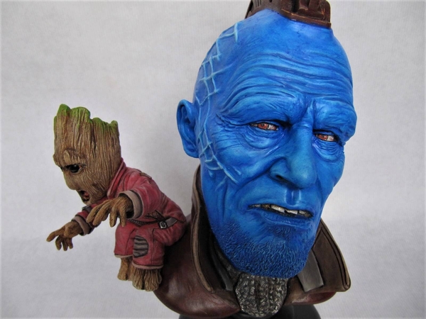 Yondu et Baby Groot