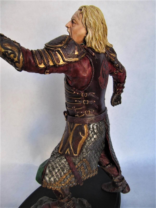 theoden statue