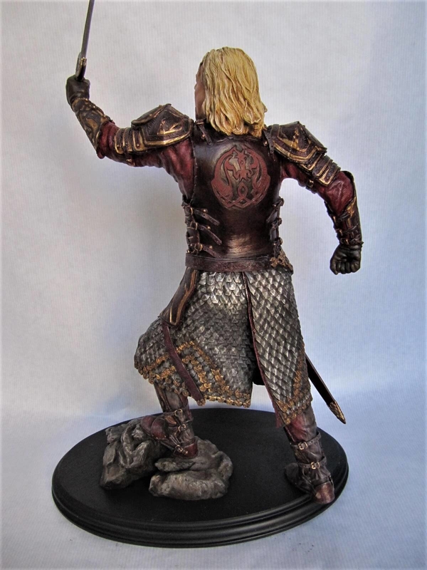 theoden statue