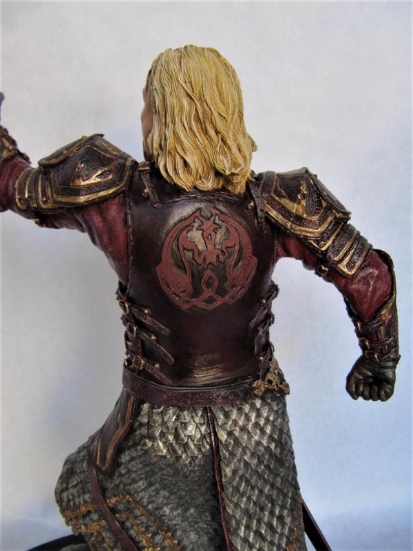 theoden statue