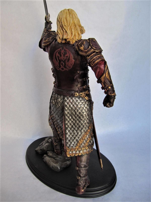 theoden statue