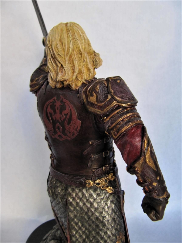 theoden statue