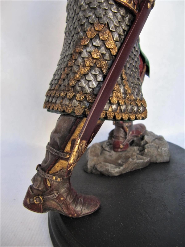 theoden statue