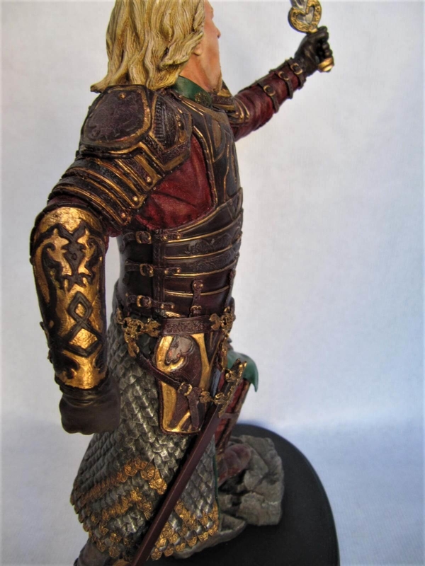 theoden statue