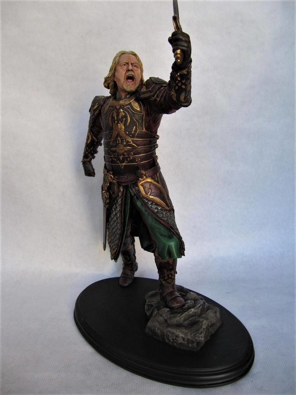 theoden statue