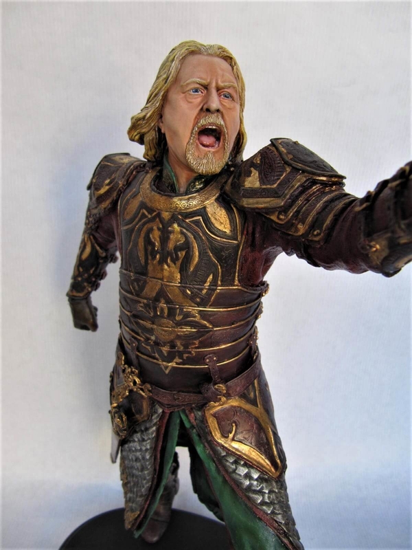 theoden statue