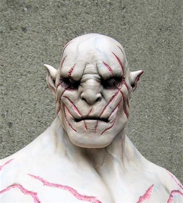 Azog 1/4.