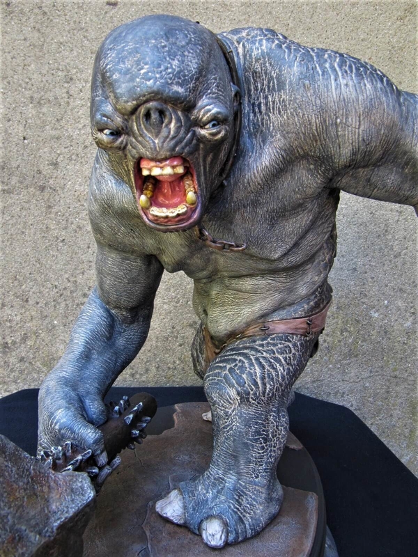 Statue Cave Troll.