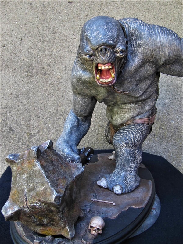 Statue Cave Troll.