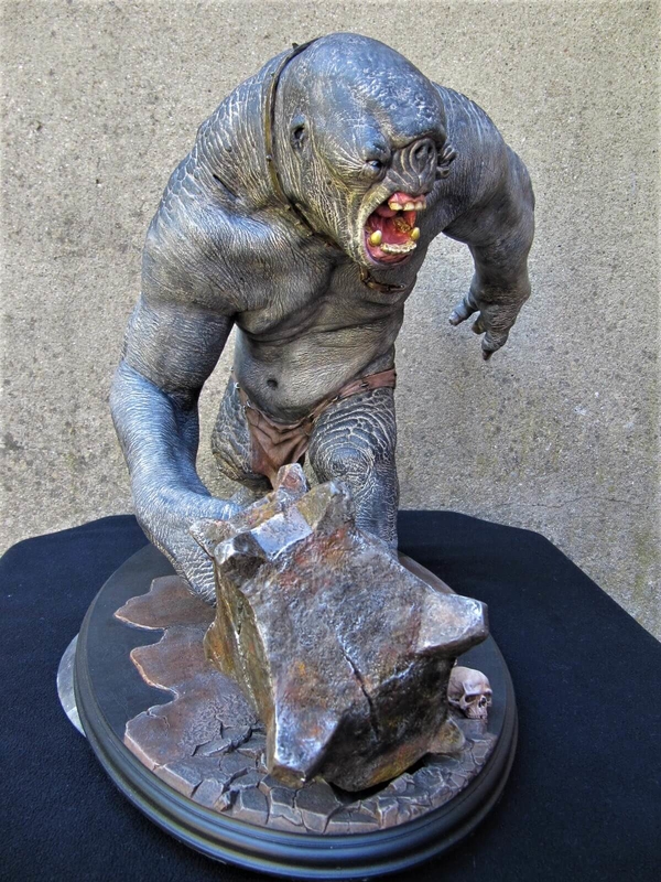 Statue Cave Troll.