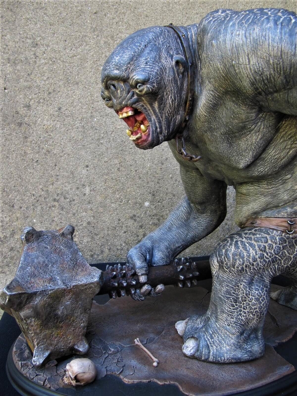 Statue Cave Troll.