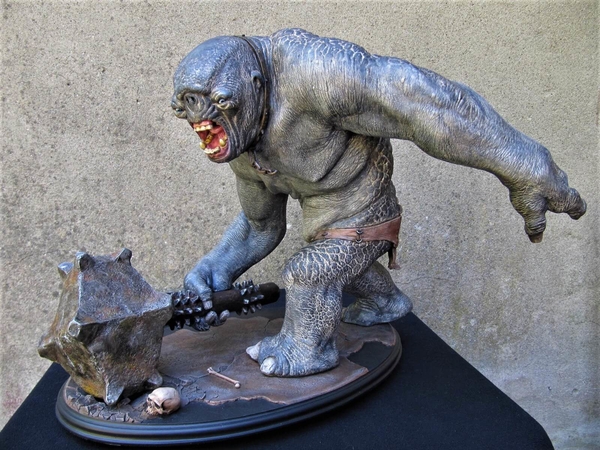 Statue Cave Troll.