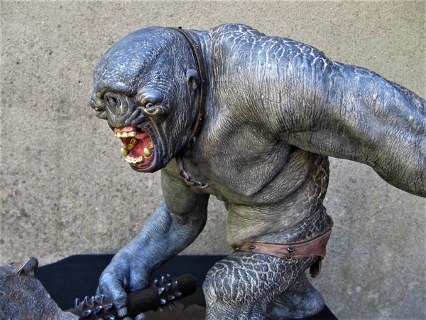 Statue Cave Troll.