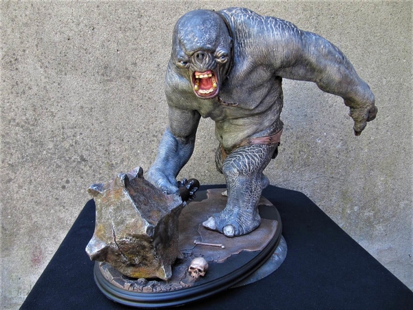 Statue Cave Troll.