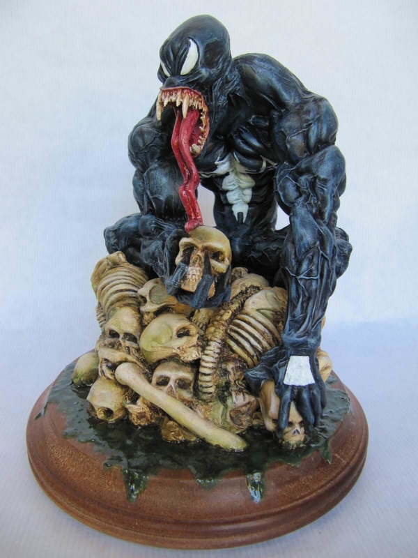 Statue venom