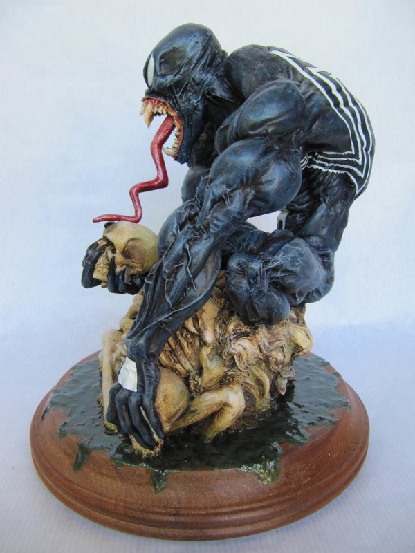 Statue venom