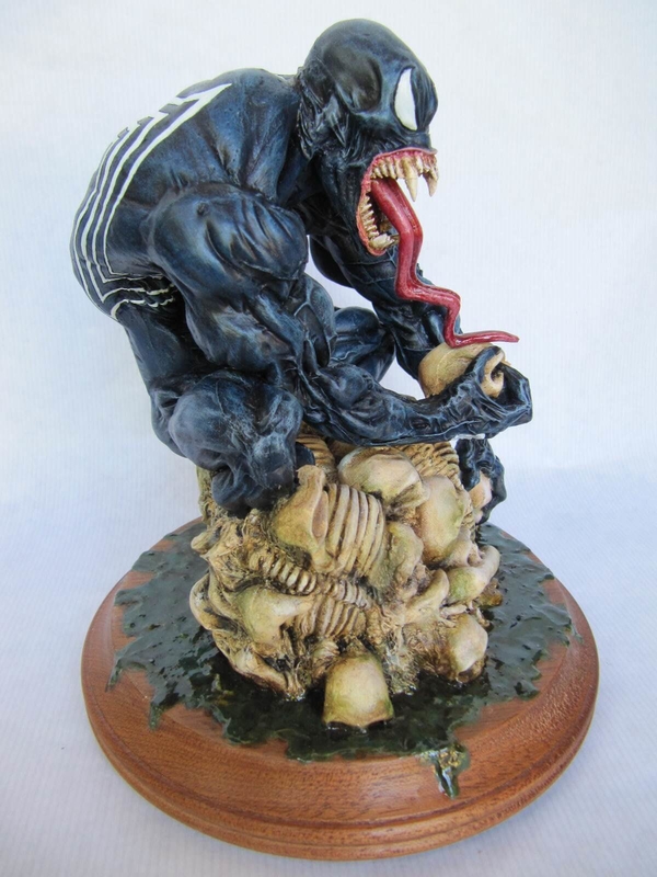 Statue venom